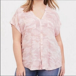 Torrid CHALLIS DOLMAN PULLOVER TOP in Pink Camo